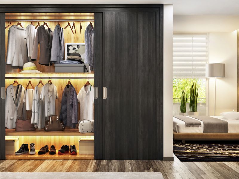 Uși glisante la comandă